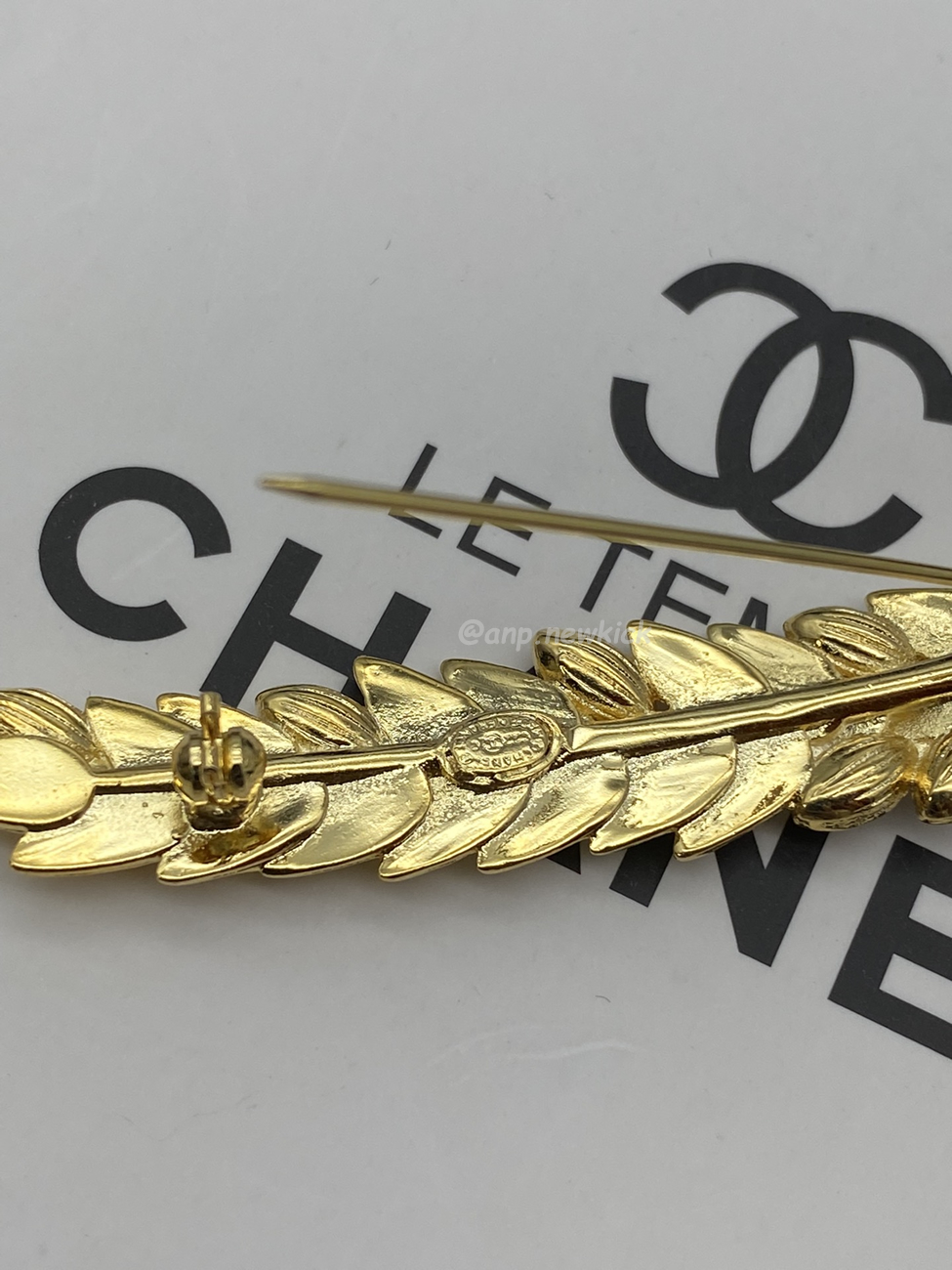 Chanel Glass Pearl Cc Gold Brooch (17) - www.newkick.vip